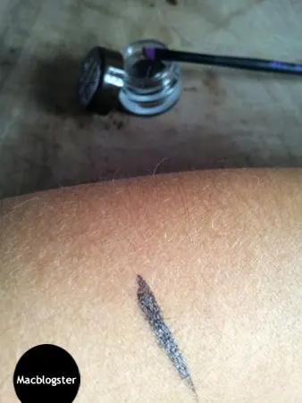 glans finish essence Gel Eyeliner