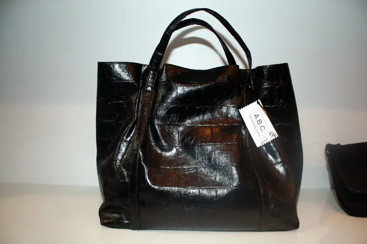 Diervriendelijk Tassenlabel van Iris Maree made in Amsterdam 5 Faux leather tassen made in Amsterdam