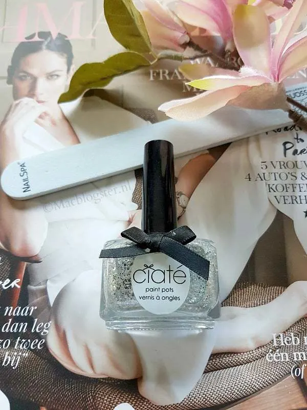 Wow, deze zilver glitter nagellak lijkt op diamant!