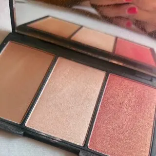 Sleek face form light