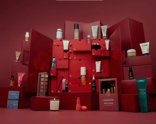Look Fantastic adventskalender 2025 met een deel van de inhoud