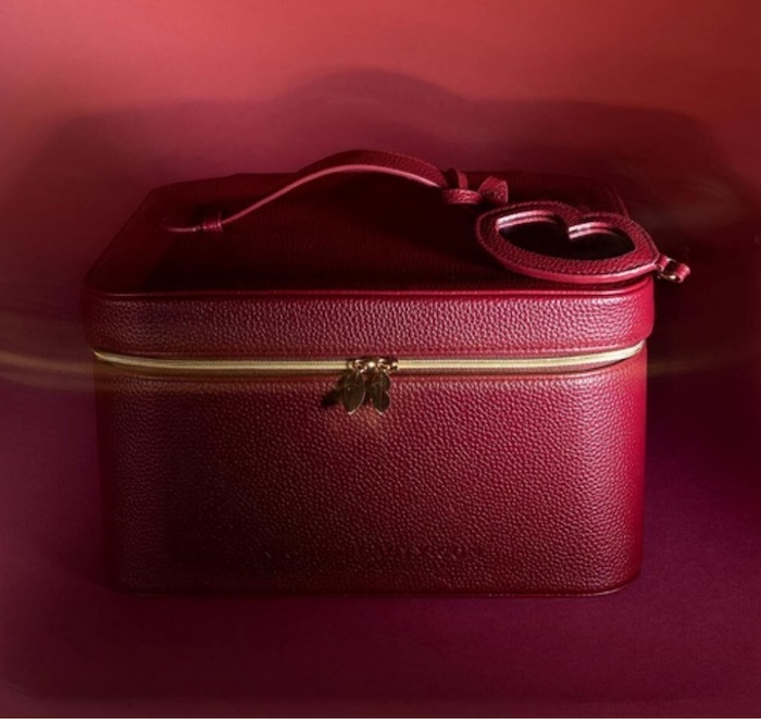 15x Luxe Adventskalenders 2026: Dit zijn de Mooiste & de Prijs Zal Je Verbazen! 14 Niche Beauty Adventskalender 2026 The Luxury burguny Beautycase