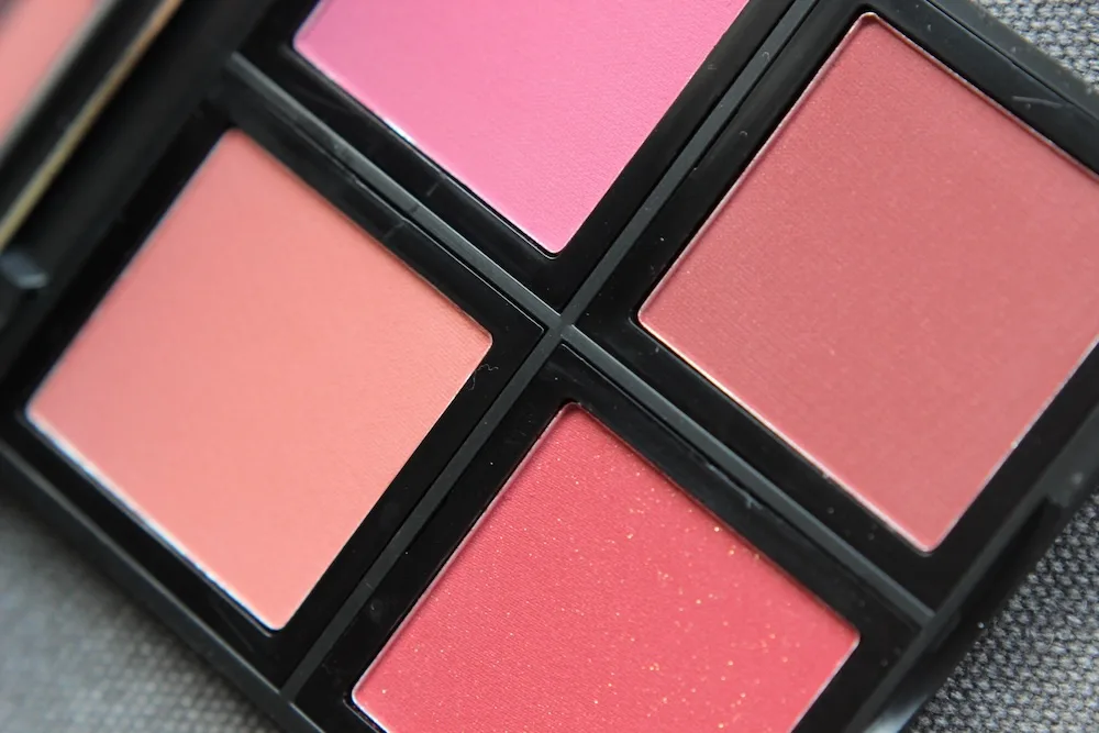 blush combineren met zwarte lippenstift